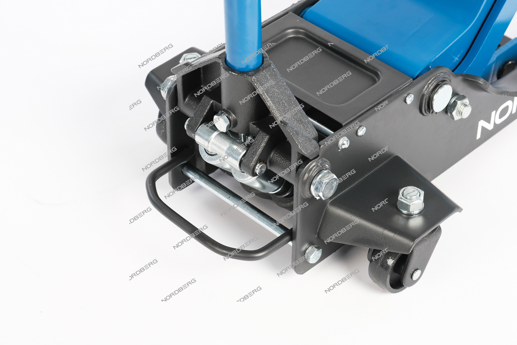 Домкрат подкатной 3,5 т, низкопрофильный NORDBERG N32037