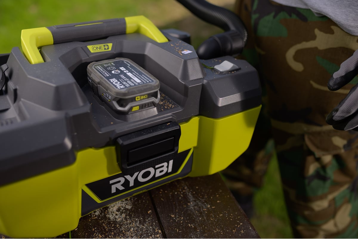 Пылесос аккумуляторный ONE+, 18 В, без аккумулятора и ЗУ RYOBI R18PV-0