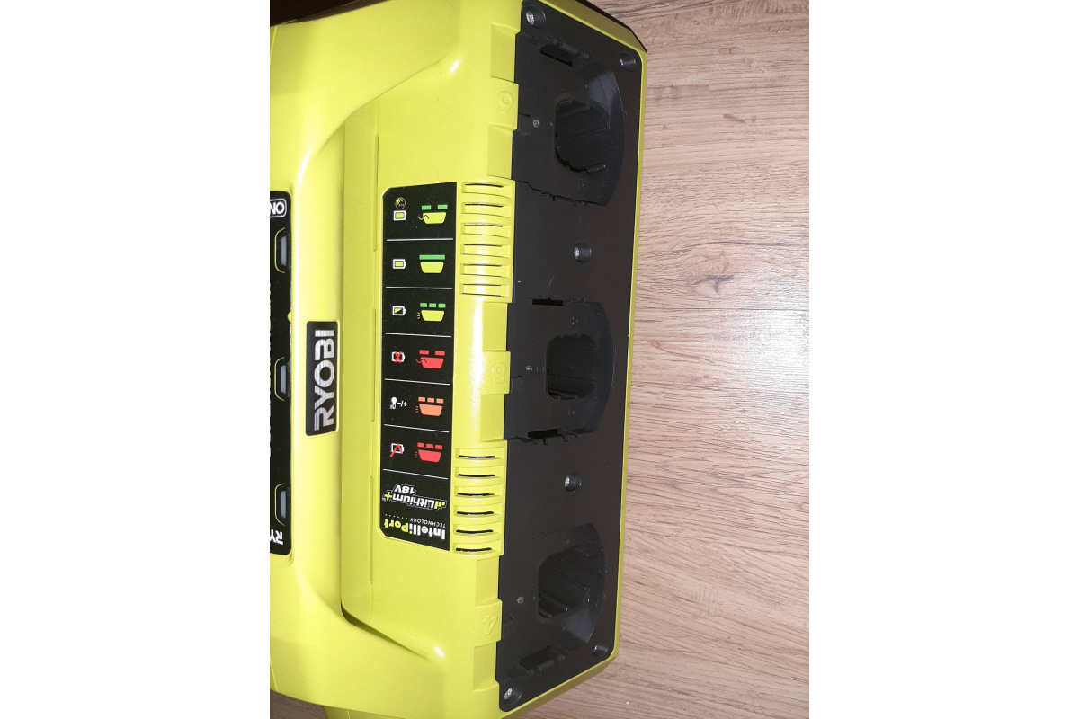 Устройство зарядное 18В, ONE+, 6 портов RYOBI RC18-627